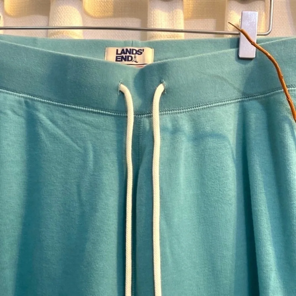 NWOT Men’s Land’s End Serious Sweats Sea Foam Blue Draw String Joggers Size L